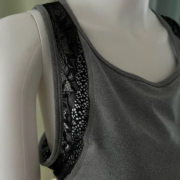 Top - Picture 4 of 7